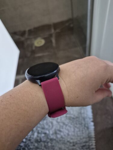 רצועת סיליקון בורדו עם אבזם Quick Release 20mm photo review