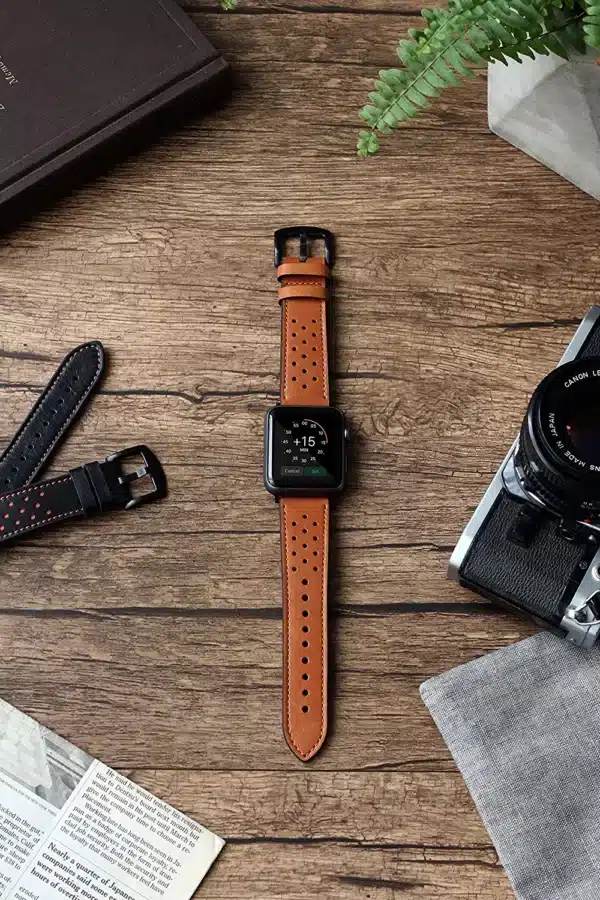 רצועת עור איכותית בצבע אפור עם נקודות שחורות ואבזם שחור עבור שעון אפל ווטש