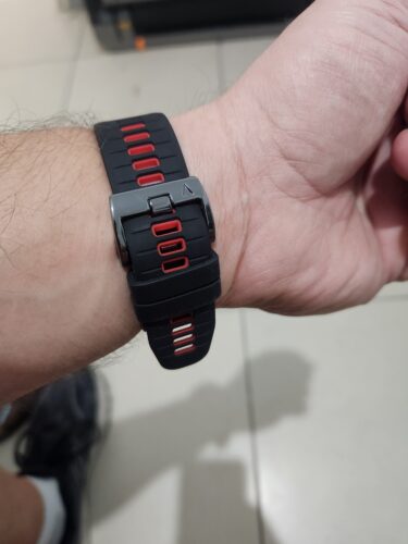 Click to view full screen רצועת סיליקון שני צבעים QuickFit 22mm לשעוני גרמין שחור ירוק photo review