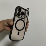 כיסוי סיליקון קשיח לאייפון iPhone 16 Pro מעמד מצלמה ומגן לעדשות שחור photo review