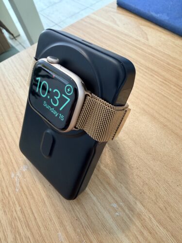 Click to view full screen מטען נייד 4 ב-1 אוזניות טלפון ושעון אפל ווטש 10,000mAh 20W עם כבלים מובנים ומעמד Hoco Q48 photo review