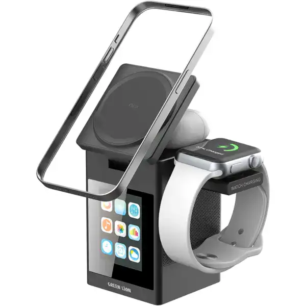 עמדת טעינה אלחוטית MagSafe 3-ב-1 עם רמקול Bluetooth ומסך LCD ירוק, מתאימה לטעינה מהירה של מכשירי אפל, עם עיצוב מודרני וחדשני.